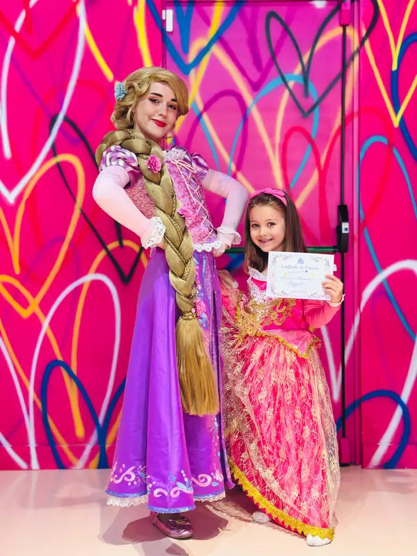 Diploma real con la Princesa de la Torre