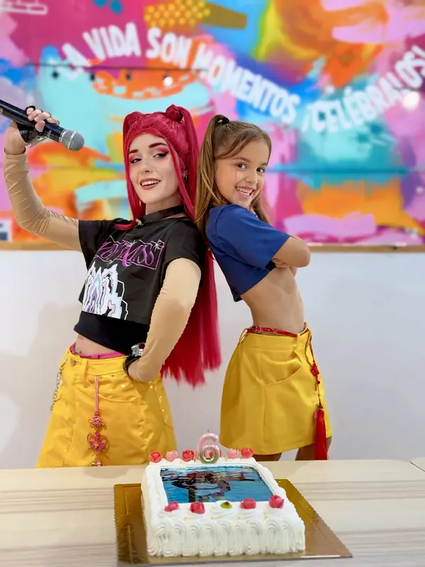 Cumpleaños con una Cazadora K-pop